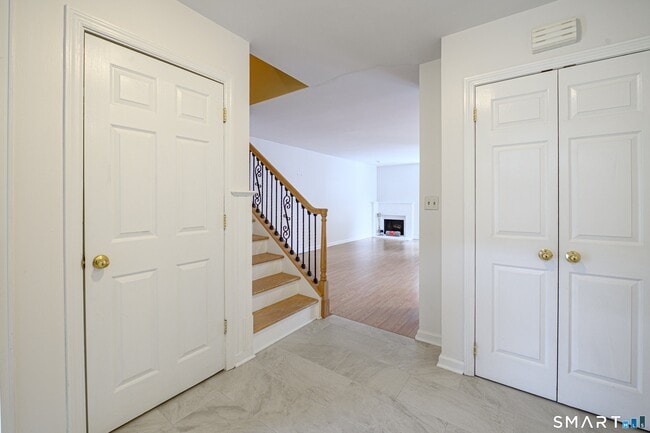 Building Photo - 42 Monticello Dr