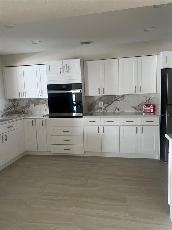 Building Photo - 2323 Feather Sound Dr