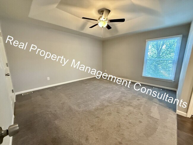 Building Photo - 3 Bed 2 Bath Modern Home in Prime Location!