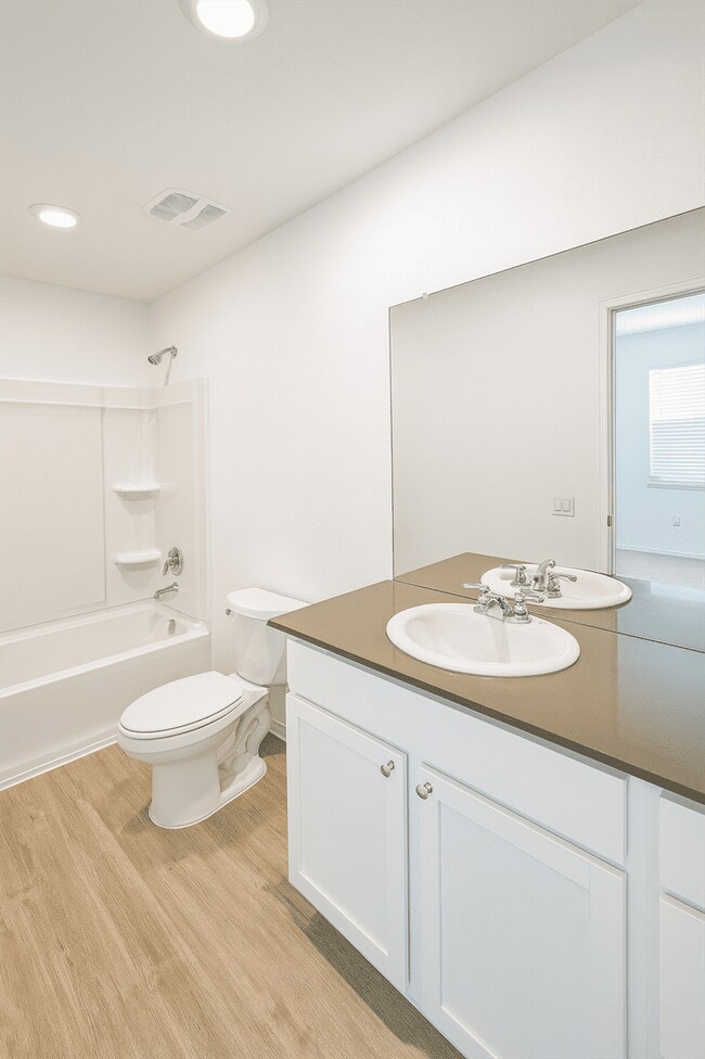 Building Photo - 514 Primrose Ln