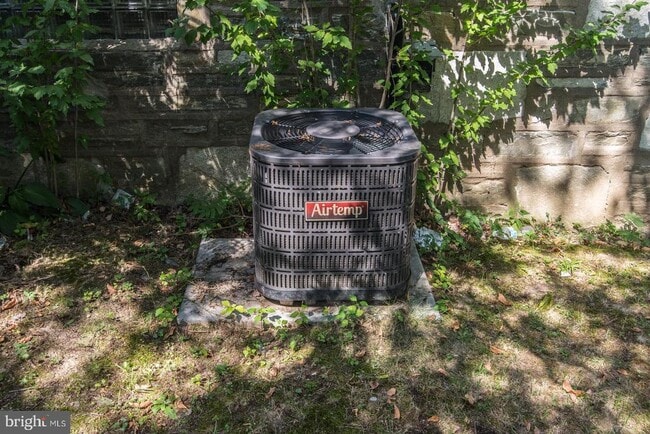 Building Photo - 8217 Thouron Ave