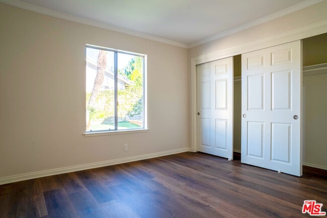 Building Photo - 233 Longfellow St