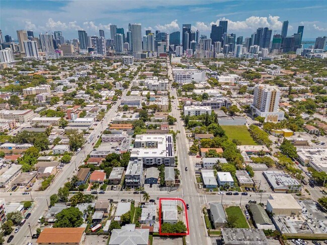 Building Photo - 1013 SW 7 ST Miami FL 33130