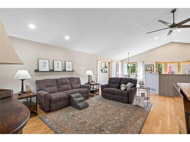 Building Photo - 14372 Heather Ridge Dr