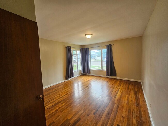 Building Photo - 303KENT