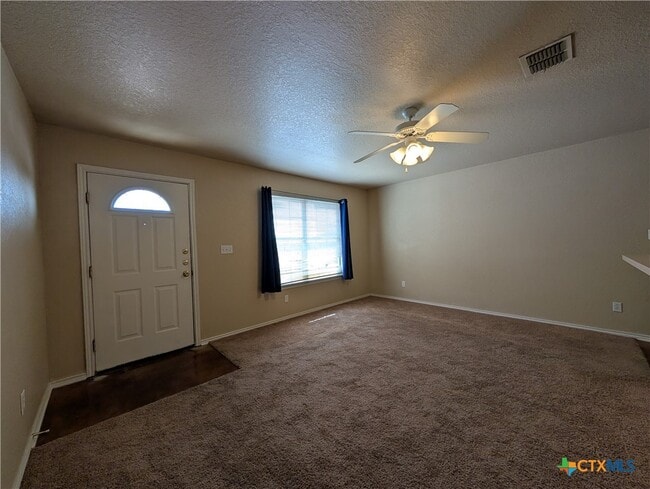 Building Photo - 1013 Misty Acres Dr