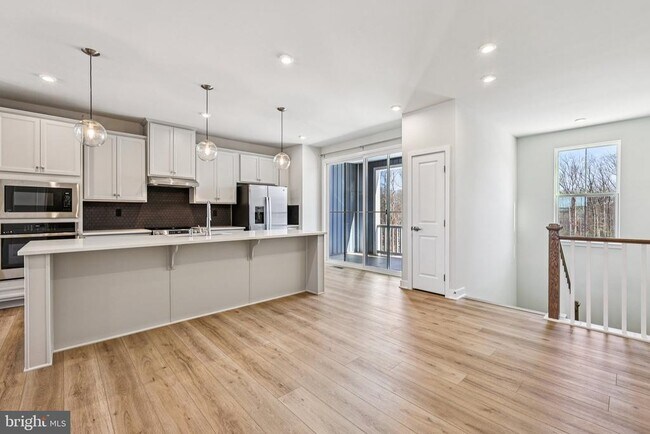 Building Photo - 9389 Edenderry Dr