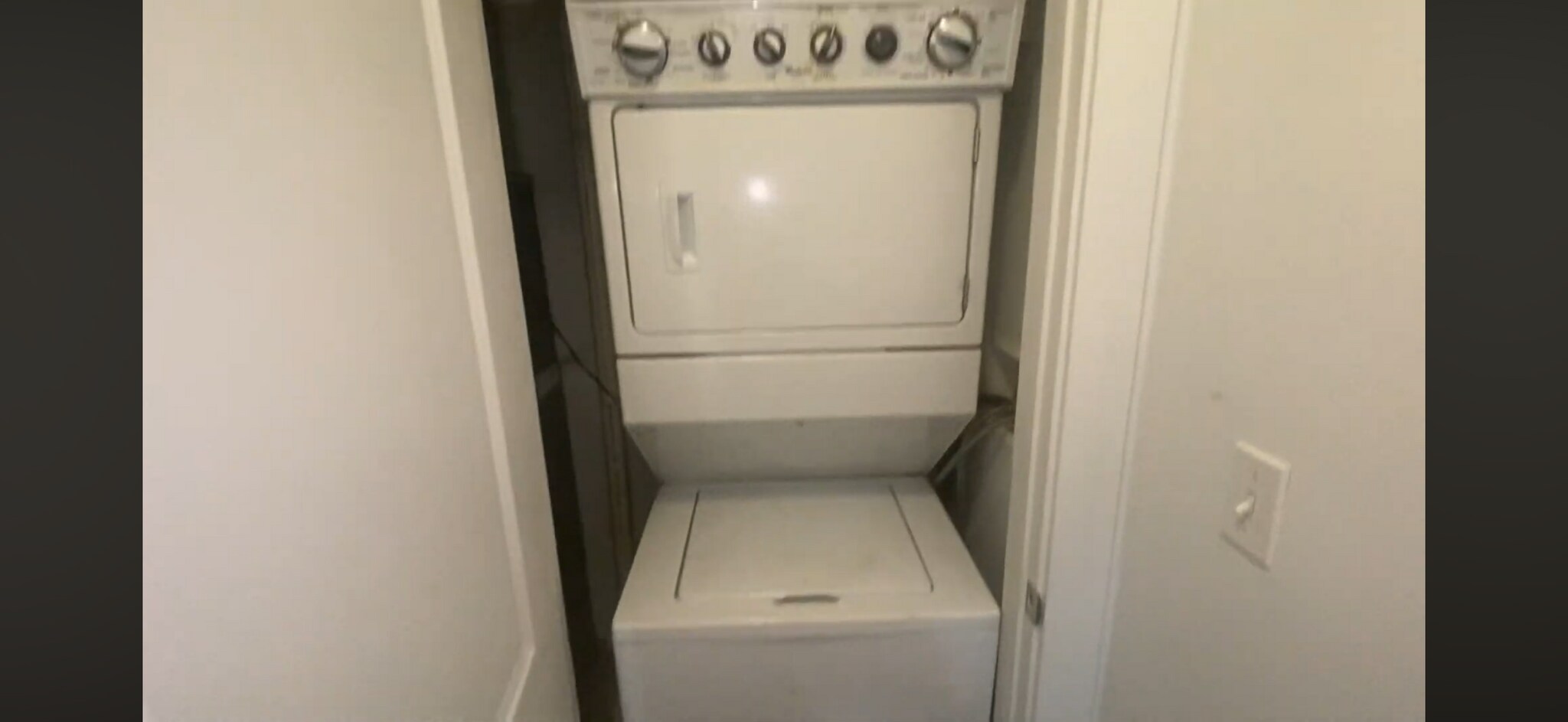 Building Photo - 2528 W Fitch Ave