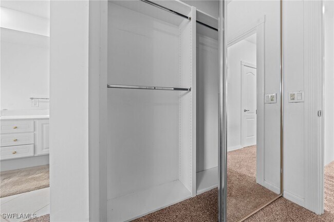 Building Photo - 5633 Cove Cir