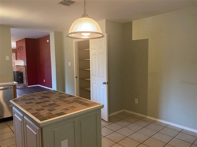 Building Photo - 209 Tripp Trail