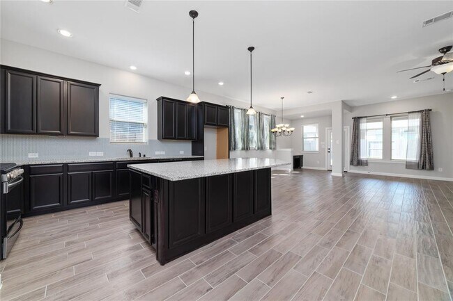 Building Photo - 11127 Bluewater Lagoon Cir