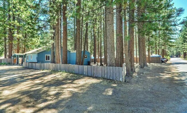 Building Photo - *LONG TERM RENTAL*