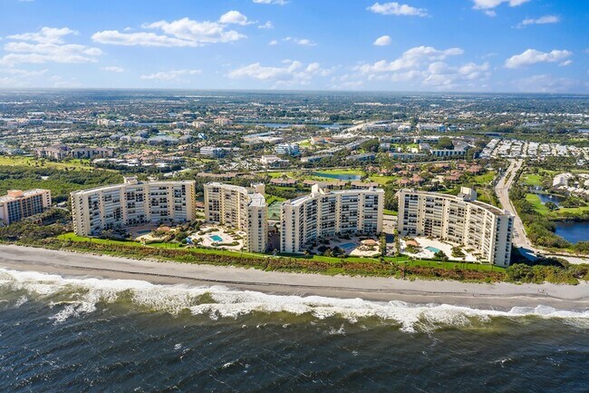 Building Photo - 300 Ocean Trail Way