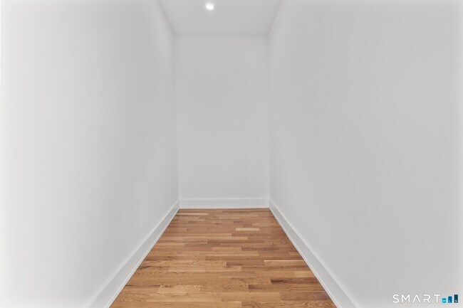 Building Photo - 54 Plaza Ave