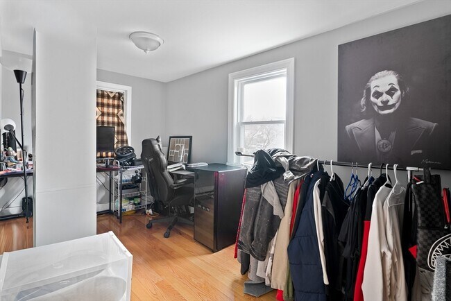 Building Photo - 7 Vining Ct