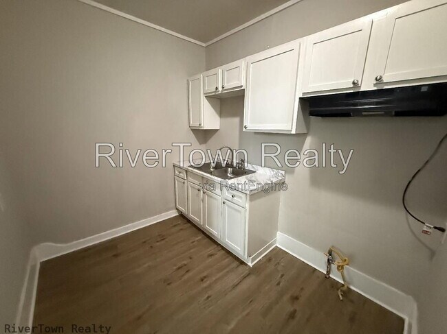 Building Photo - 3633 Carnes Ave