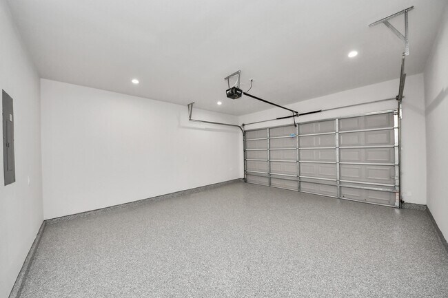 Building Photo - 8306 Comal St