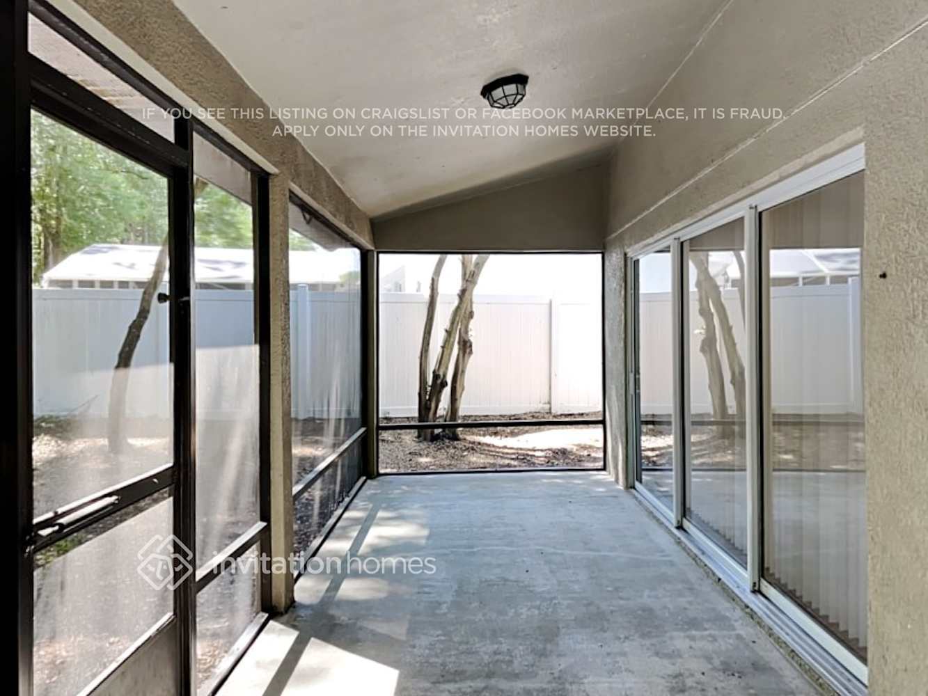 Building Photo - 1402 Whispering Woods Way
