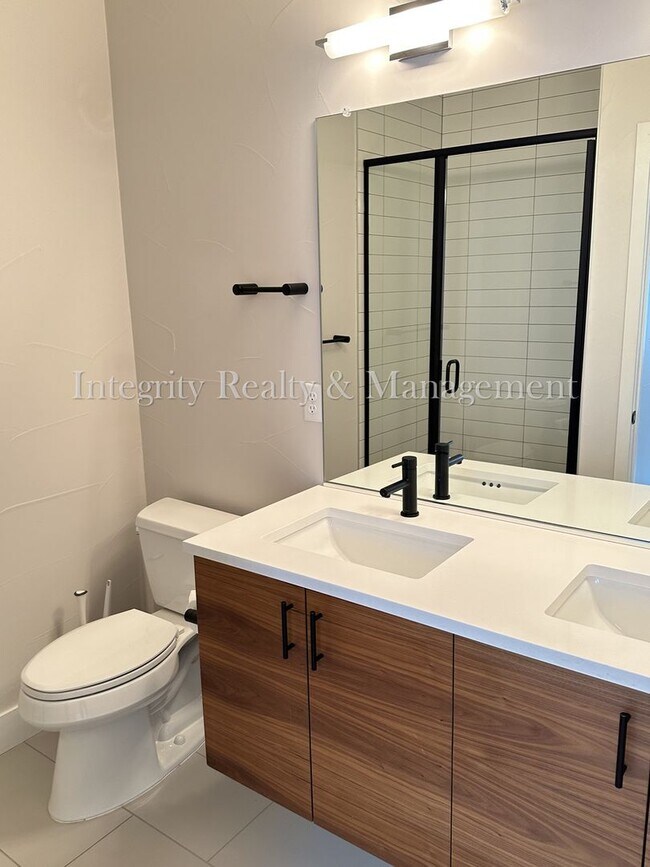 Building Photo - 2939 W 23rd Ave