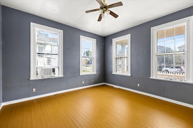 Building Photo - 1524 Mechanic St