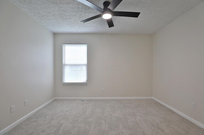 Building Photo - 989 Lavender Ln