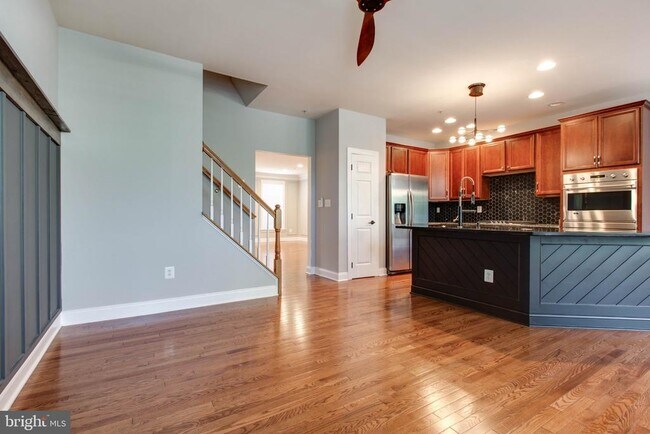 Building Photo - 7741 Crystal Brook Way