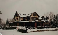 Building Photo - 1537 S Water St