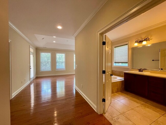 Building Photo - Large 5-bedroom house in Lake Hogan Farm near Chapel Hill schools!