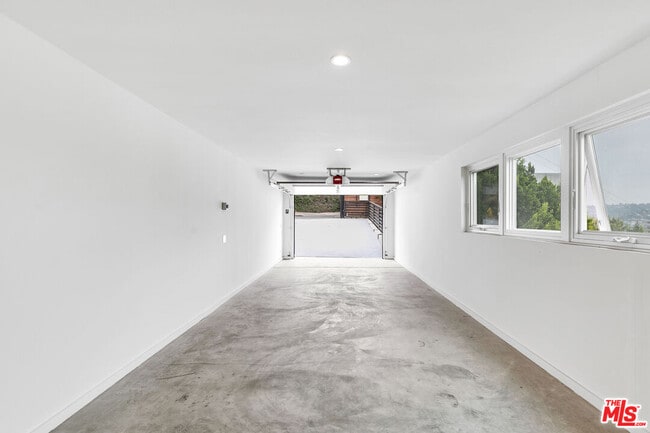 Building Photo - 2610 Corralitas Dr