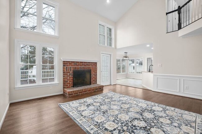 Building Photo - 6000 Blackstone Blvd