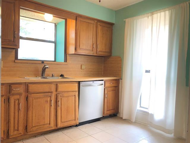 Building Photo - 2135 Cordoba Dr