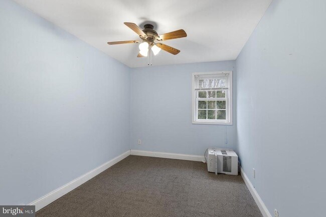 Building Photo - 5443 Houghton Pl