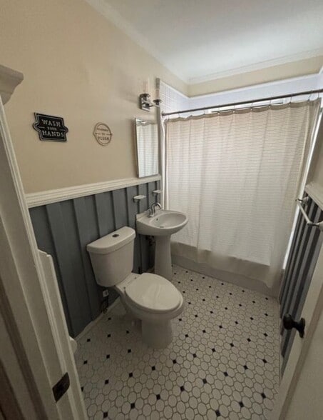 Building Photo - 6063 SW 27th St