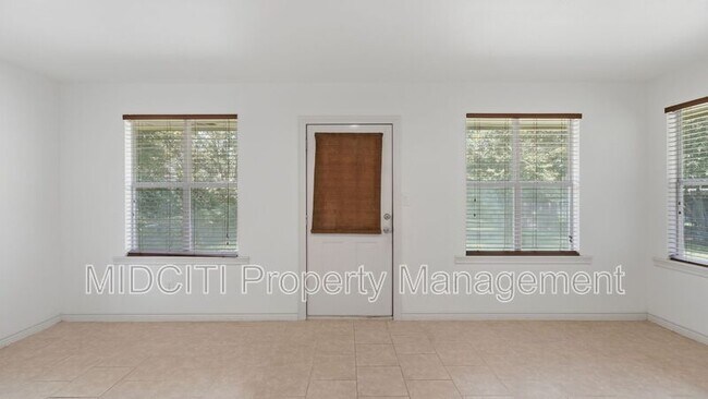 Building Photo - 1233 Hollyhock Ln