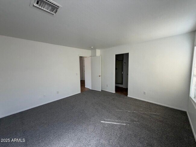 Building Photo - 4408 N 111th Ln