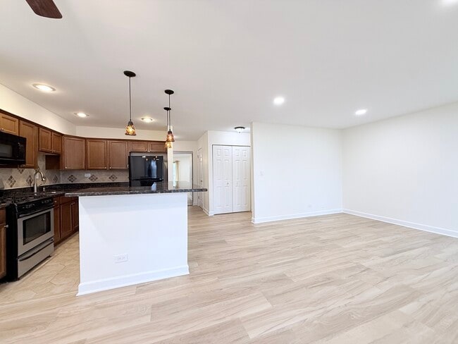 Building Photo - 460 N Wilke Rd