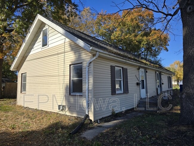 Building Photo - 1125 N Barclay St