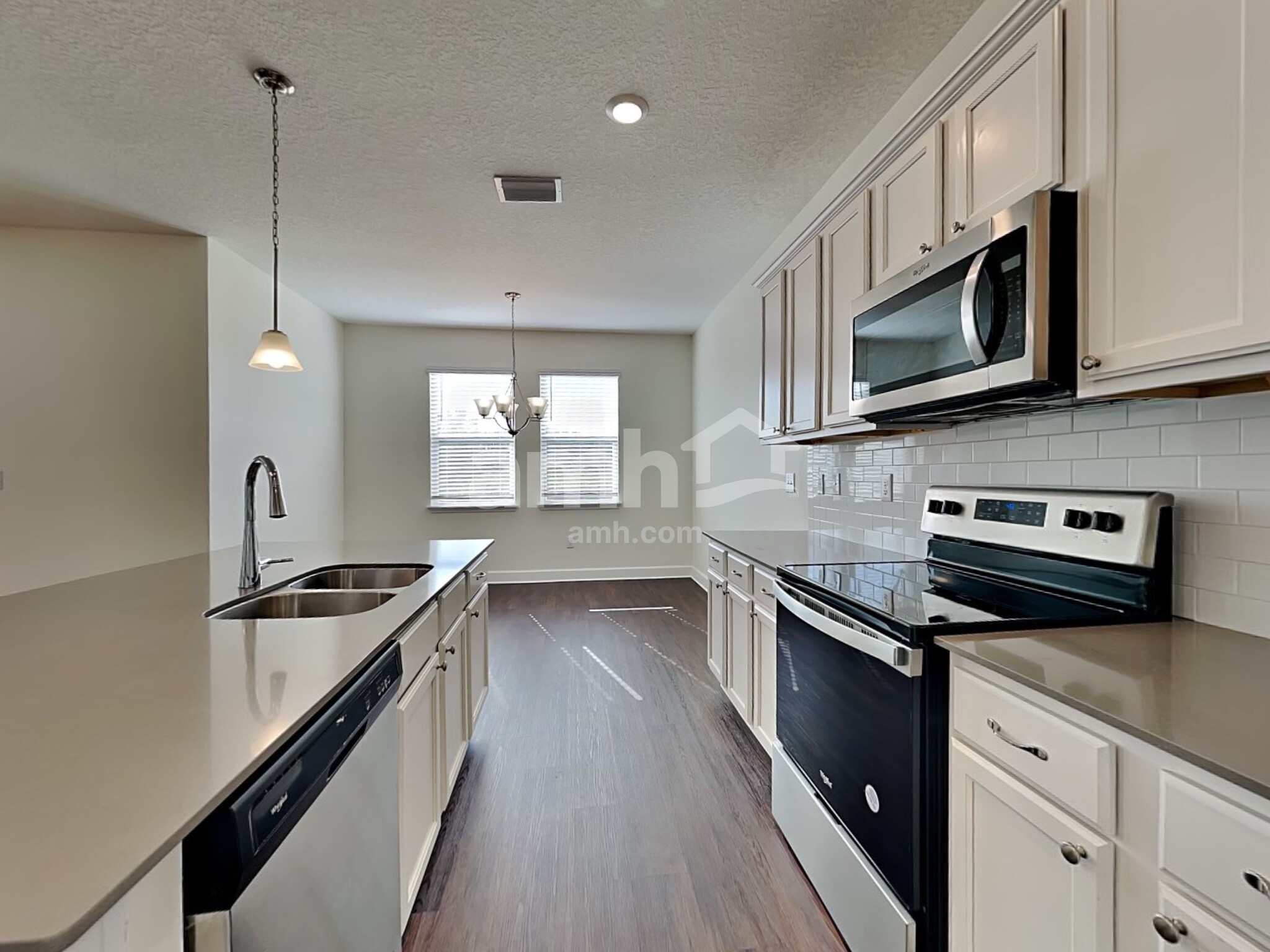 Building Photo - 11662 Hillside Dr