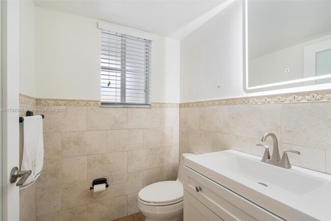 Building Photo - 8658 SW 159th Ct