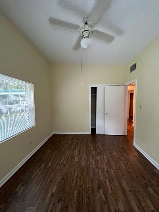 Building Photo - 2002 Chowkeebin Nene