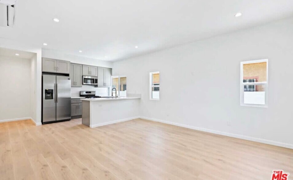 Building Photo - 5234 W 20th St