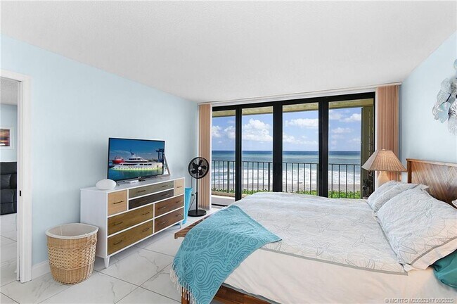 Building Photo - 10000 S Ocean Dr