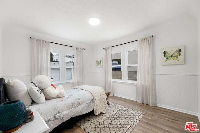 Building Photo - 205 S Hamel Dr