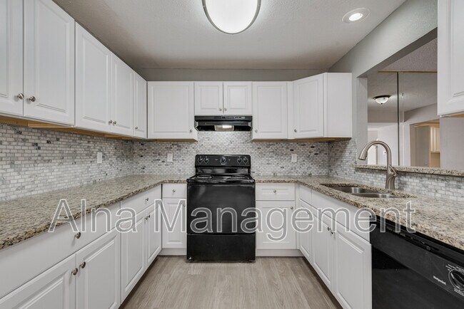 Building Photo - 1812 Medina Dr