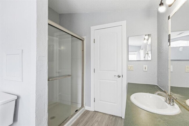 Building Photo - 931 Sycamore Creek Dr