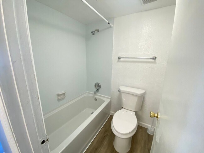 Building Photo - 551 Flemming Way