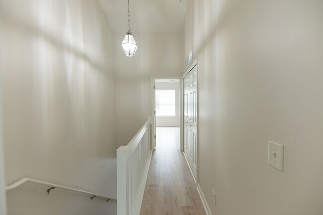 Building Photo - 306 Snowy Owl Ct