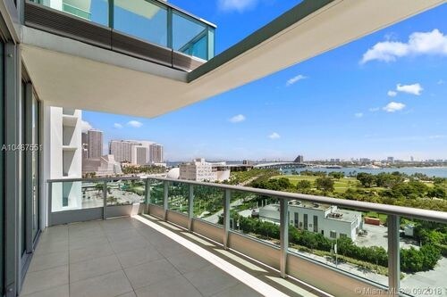 Building Photo - 900 Biscayne Blvd