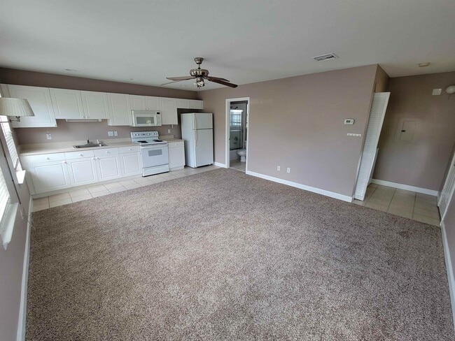 Building Photo - 3797 Piney Grove Dr