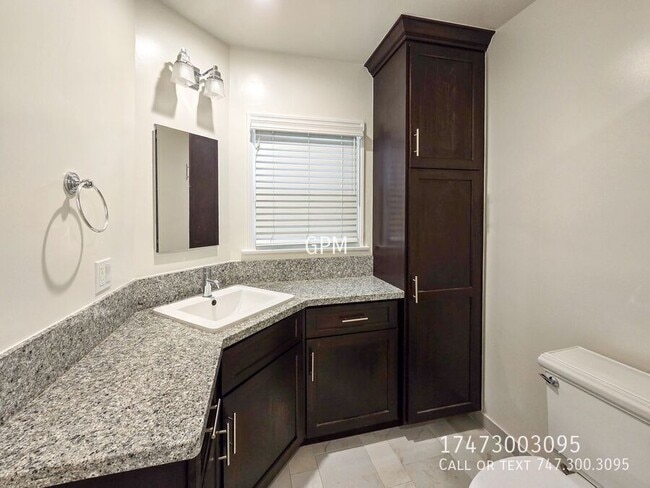 Building Photo - 2004 N Vermont Ave